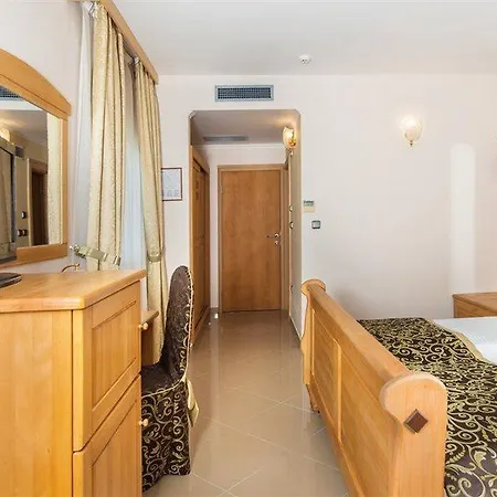 Hotel Miramare Vodice